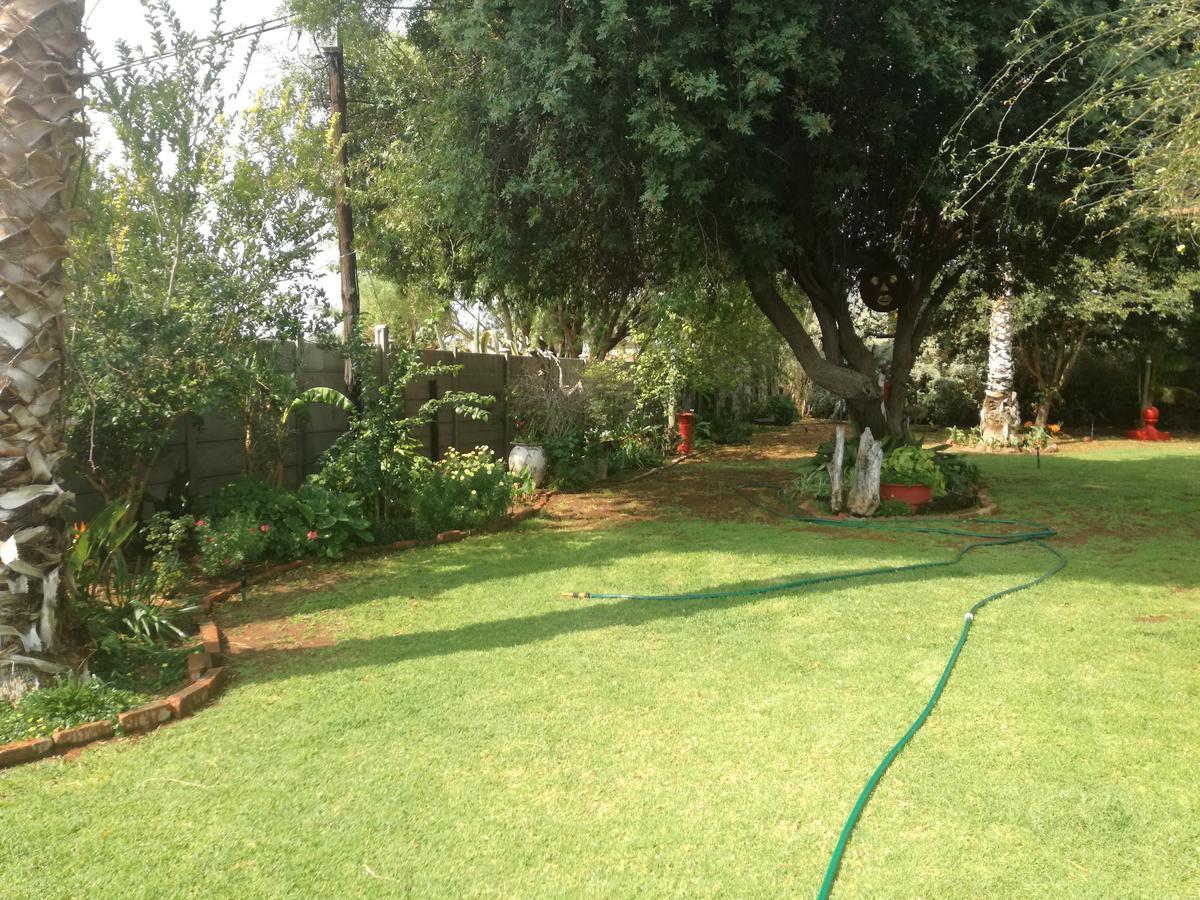Mom'S Place Upington Kültér fotó